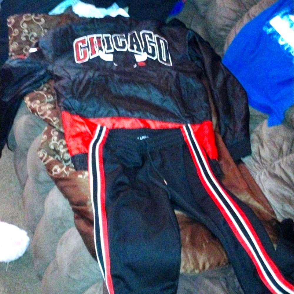 Size small Nike Chicago bulls Wednesday outfit size small boys in youth $15